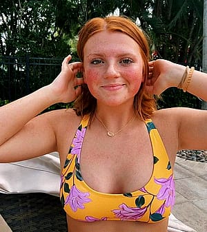 Pretty redhead'