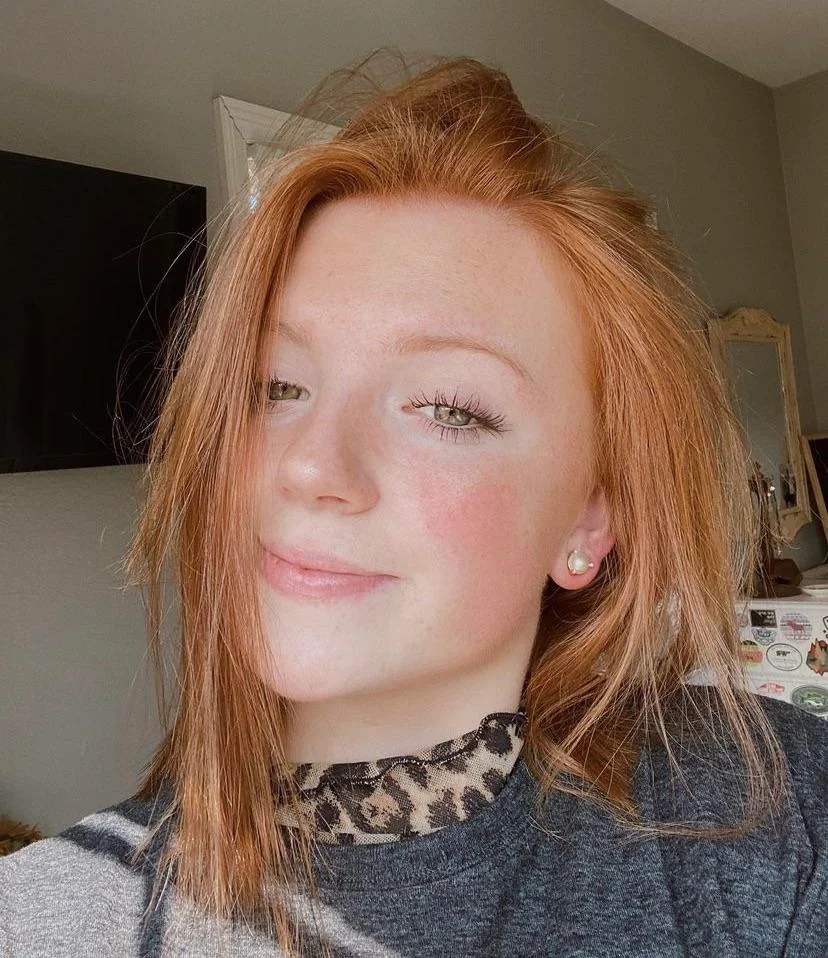 Pretty redhead picture 2 of 2