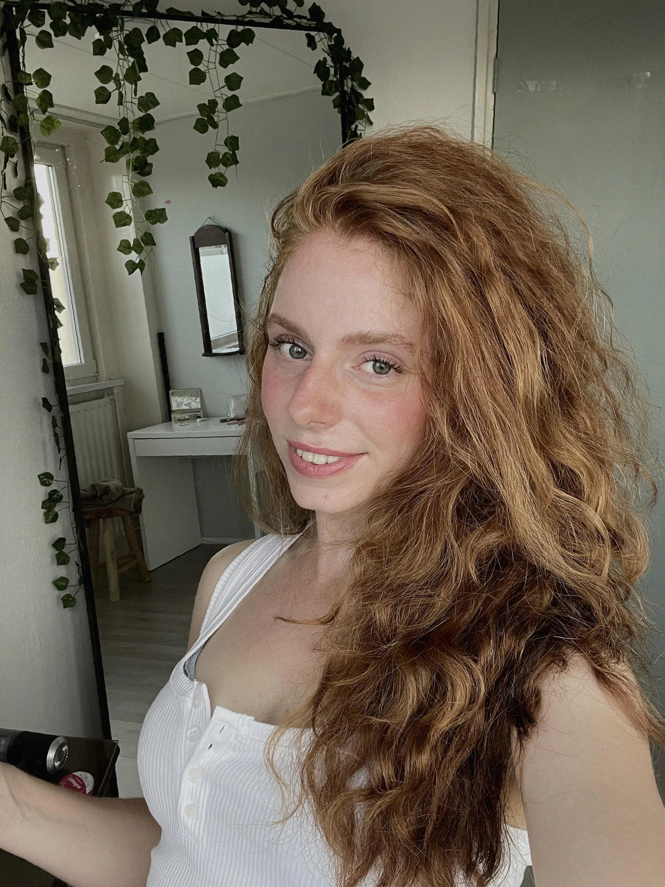 A timeless look of pale beauty. picture 1 of 1