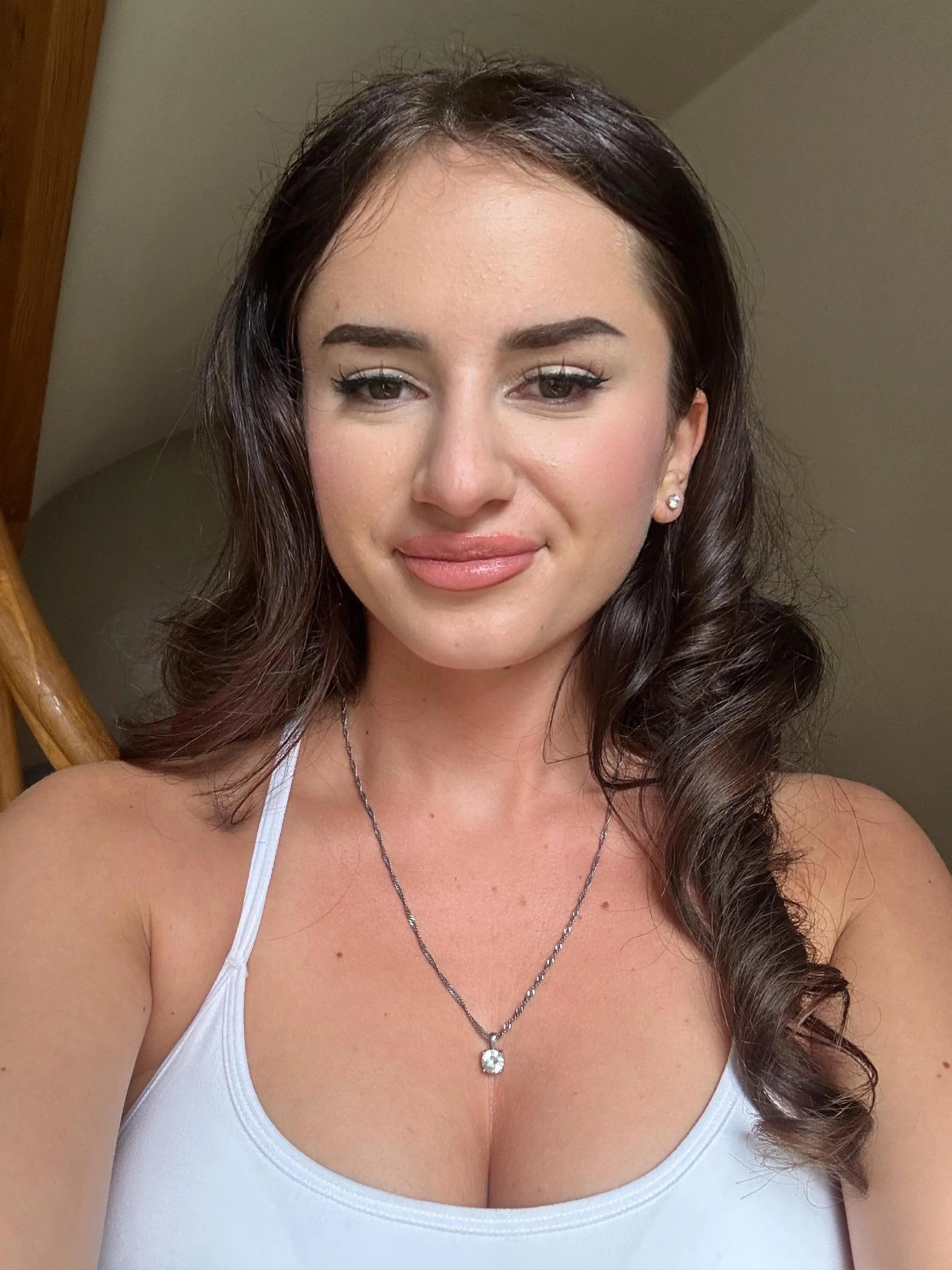 Did you notice my eyes first or did something else catch your attention? picture 1 of 1