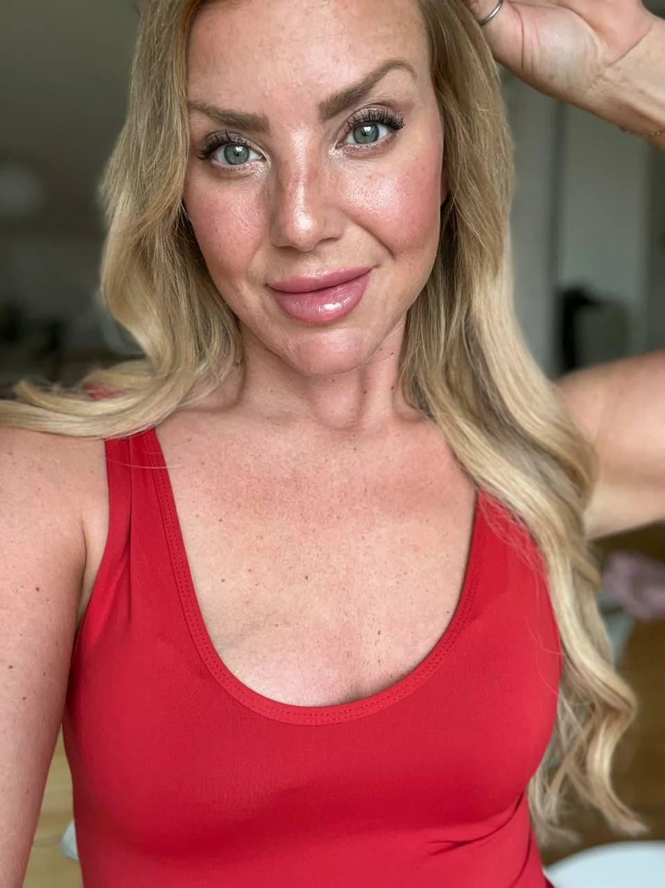Gotta make sure I look good on our date. picture 1 of 1