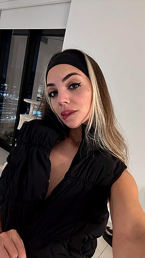Am I hot for a f24 latina girl?'