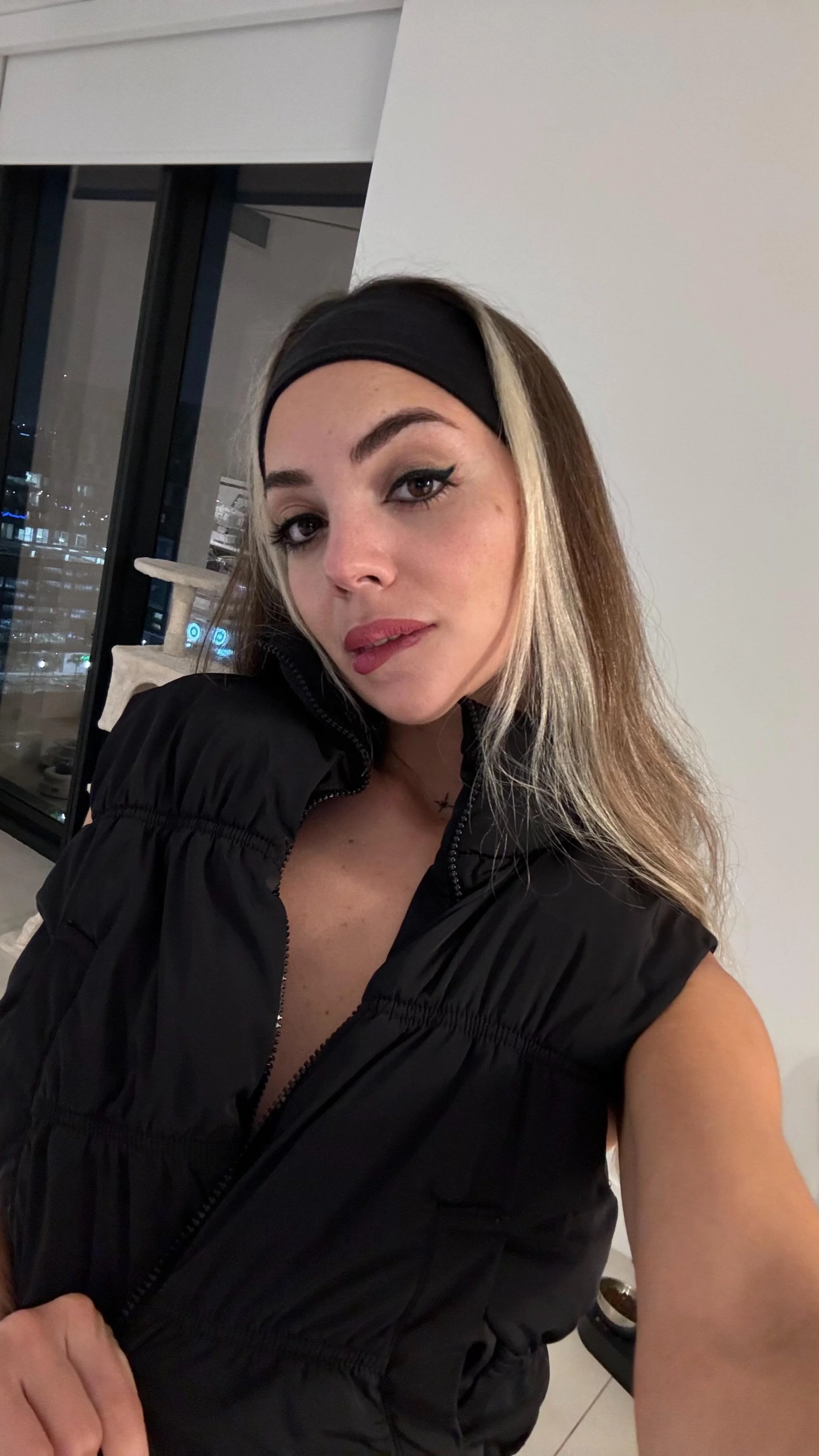 Am I hot for a f24 latina girl? picture 1 of 1