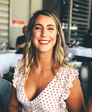 Hiii 33f do you think im hot? 😘'