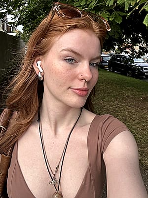 I think I'm pretty. Am I?'