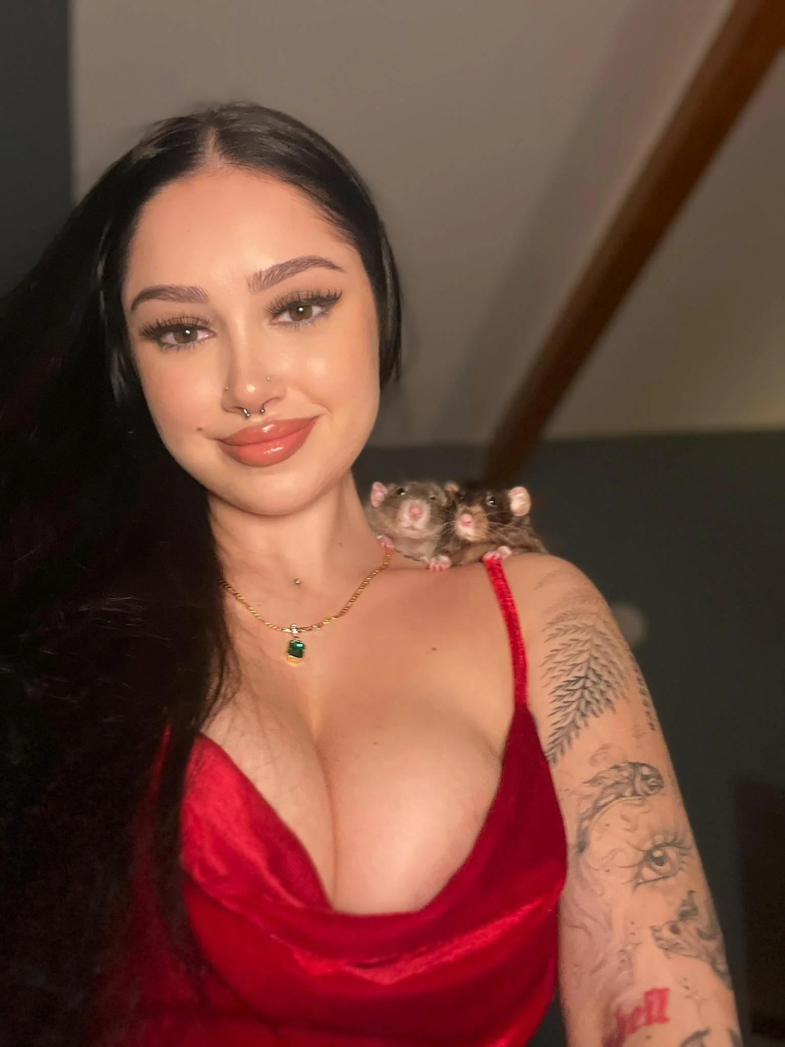 Would you wine and dine with me? 😇 picture 1 of 1
