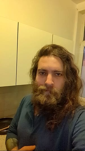 29M never in my life posted my selfies anywhere.what do you say?'