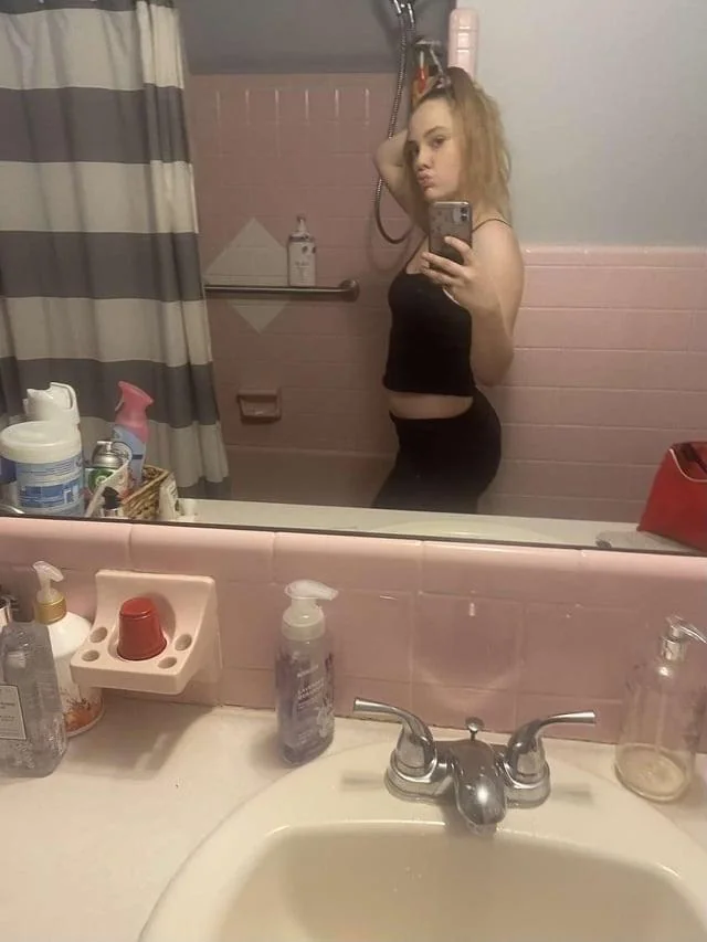 Am I attractive to you? picture 1 of 3