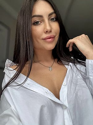 I feel sexy in a shirt without a bra'