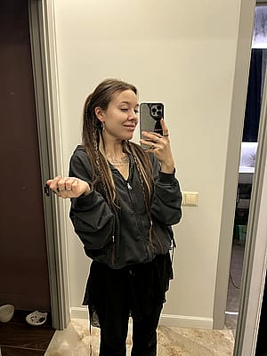 am i hot or cute? 😚F23'