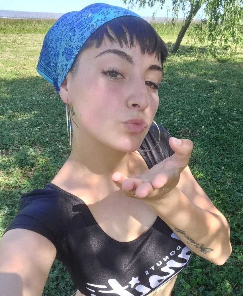 If you saw this post, This kiss for you. picture 1 of 1