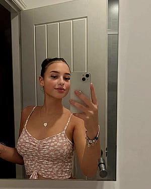 18F and single do you think i'm hot?'
