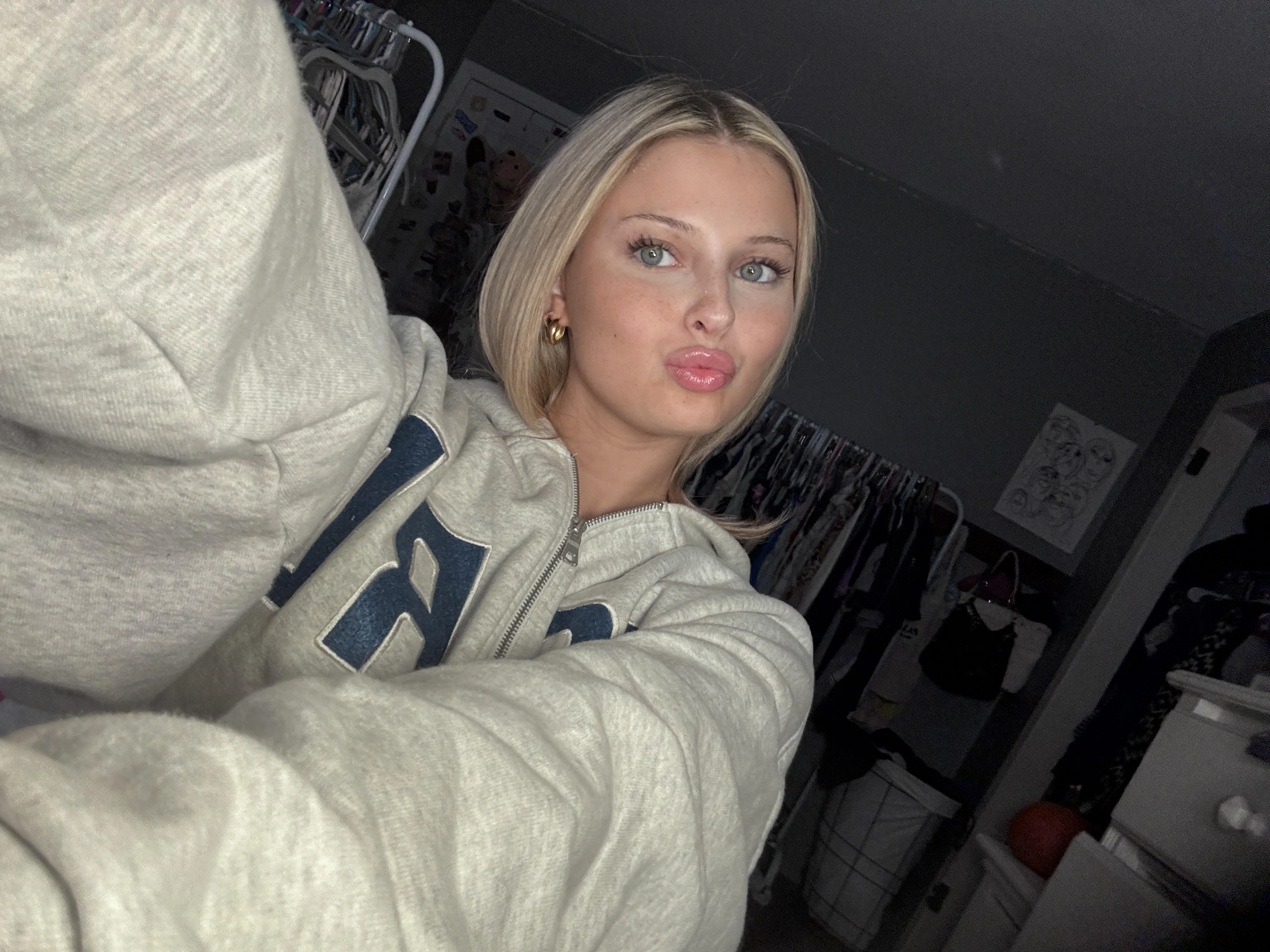 Bored but all dolled up picture 1 of 1