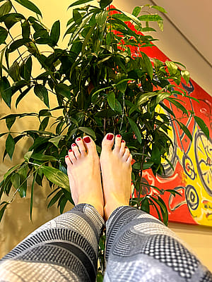 What do you find most attractive about my feet? 🥵'