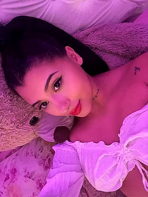 if you find me cute message me, my snaps om my profile <3'