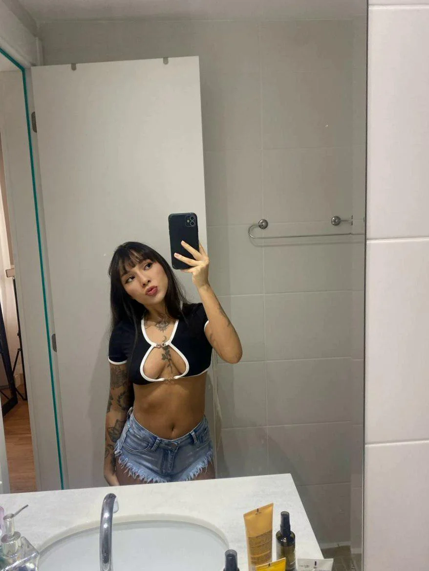 Do u like latina girls? picture 1 of 1