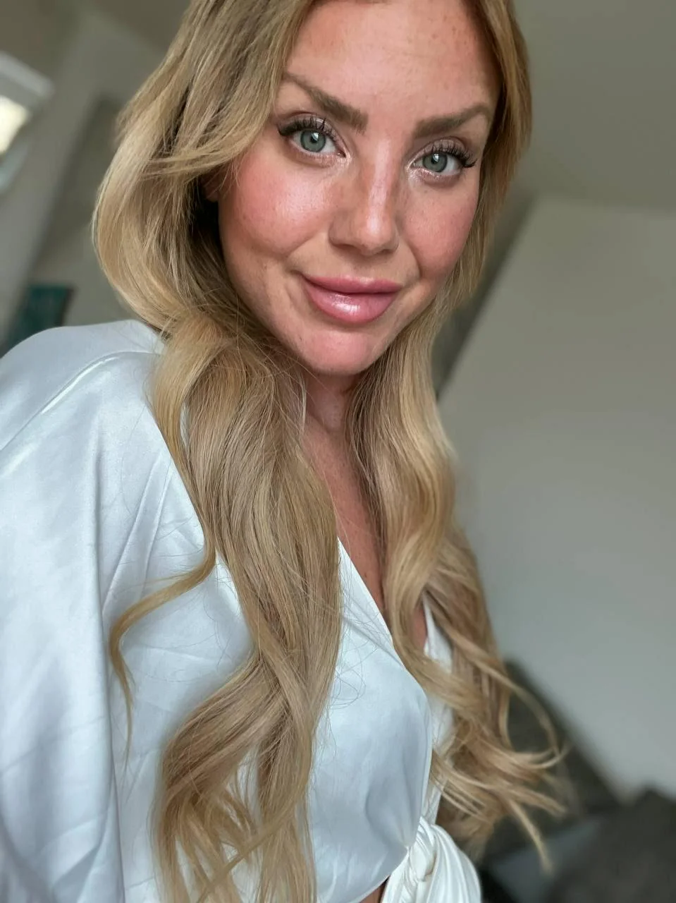 My face with make up on picture 1 of 1