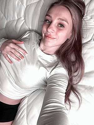 my white top paired with my pale skin, do you like it?'