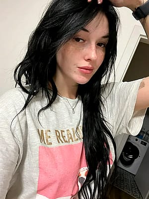 In just a big shirt, am i hot? F19'