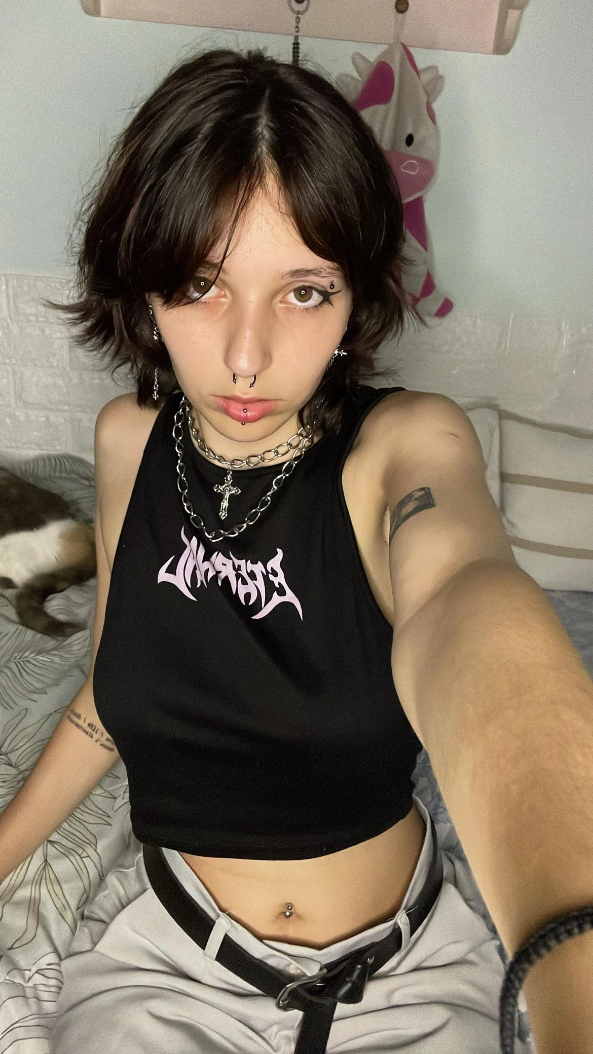 F19 do i look hot in this pic? picture 1 of 1