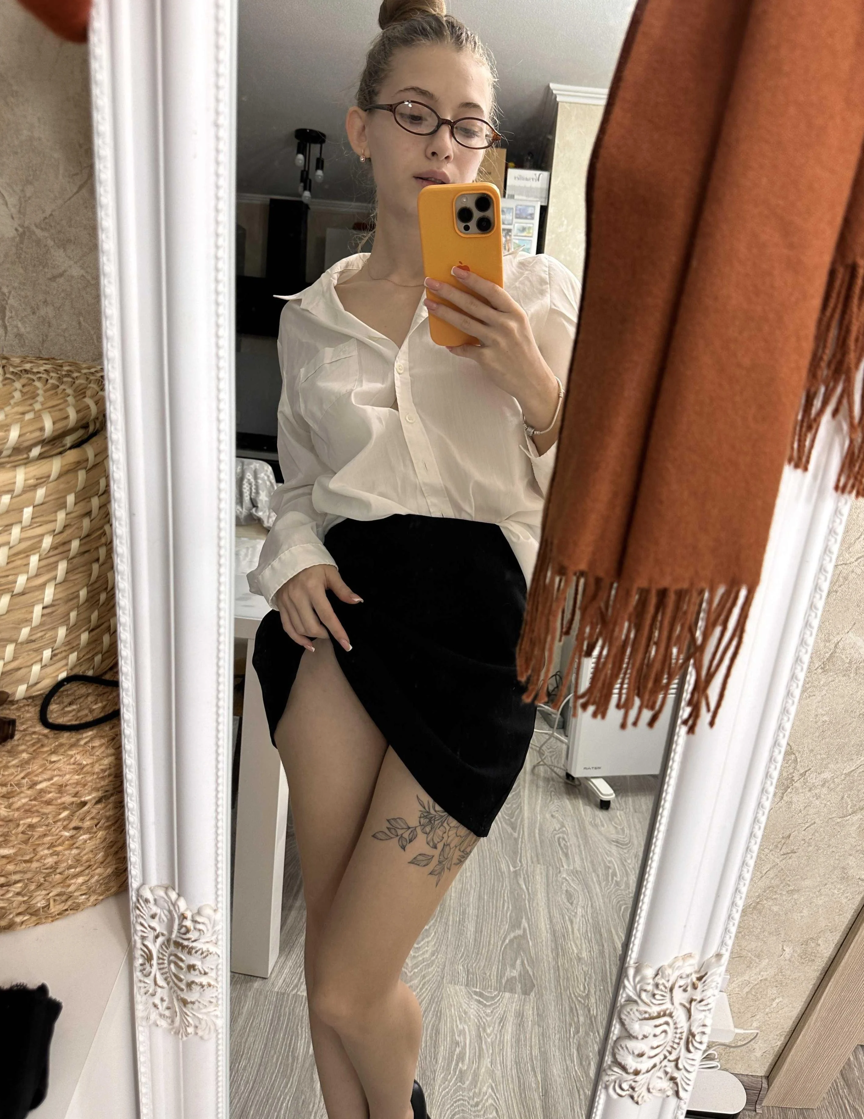 [F25] I'm preparing for an interview. I hope I get a promotion picture 1 of 1