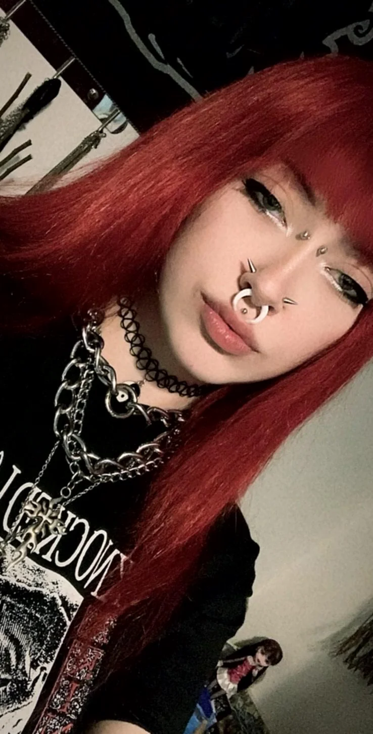 Is it my glow, or am I really this hot? picture 1 of 1