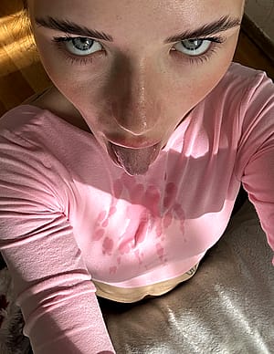 [F25] I want your cum on my stuff, it's so wet and nice, I love photographing it'