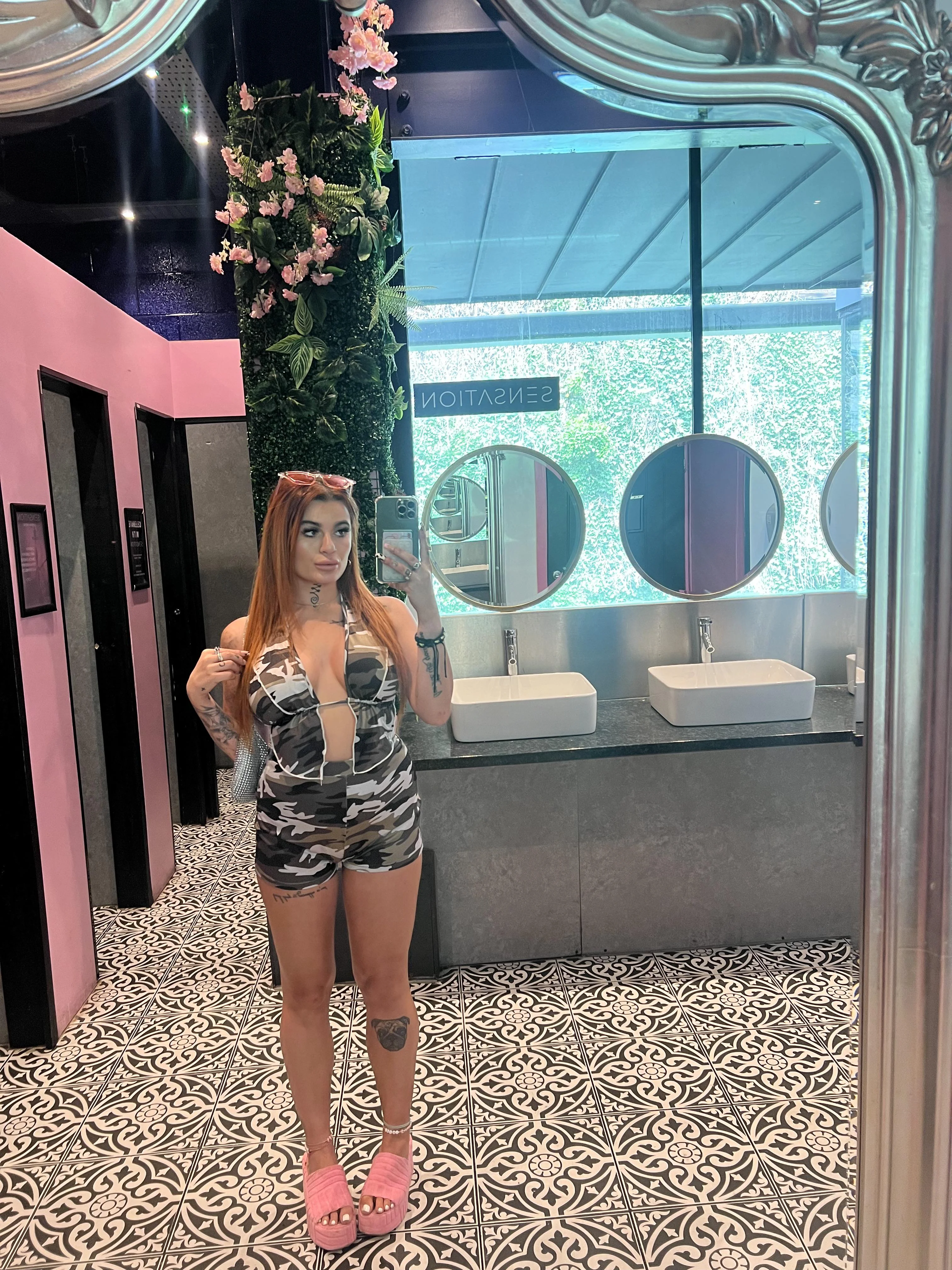 The most aesthetic bathroom! ps sometimes i miss being ginger 🥹 picture 1 of 1