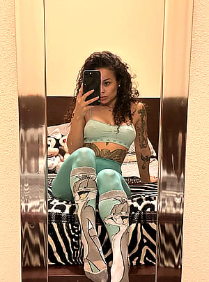 Am I hot with my curly hair? F28'