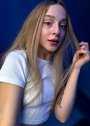 Hey there, it your teen blonde doll again :)'