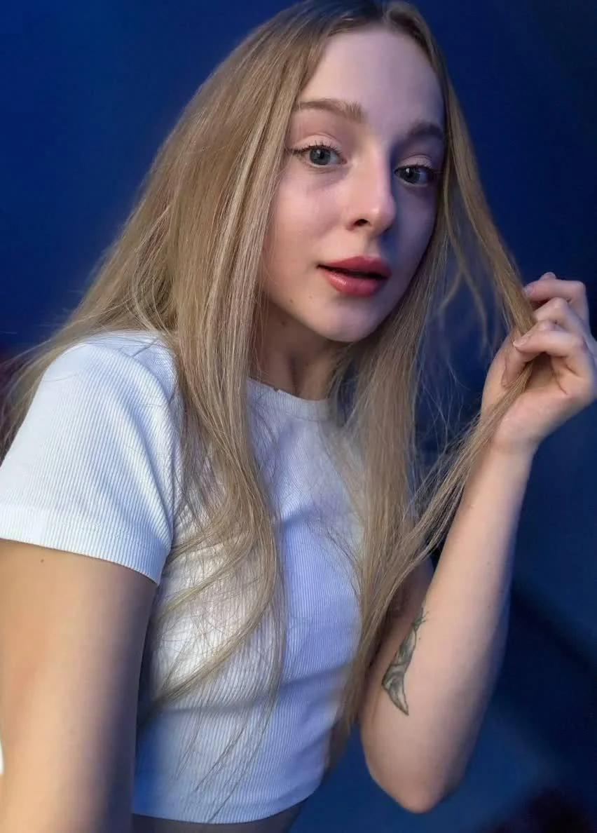 Hey there, it your teen blonde doll again :) picture 1 of 1