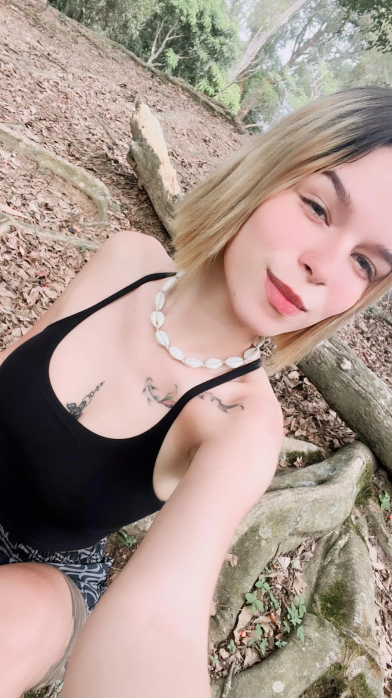 white girls are so lovely picture 1 of 1
