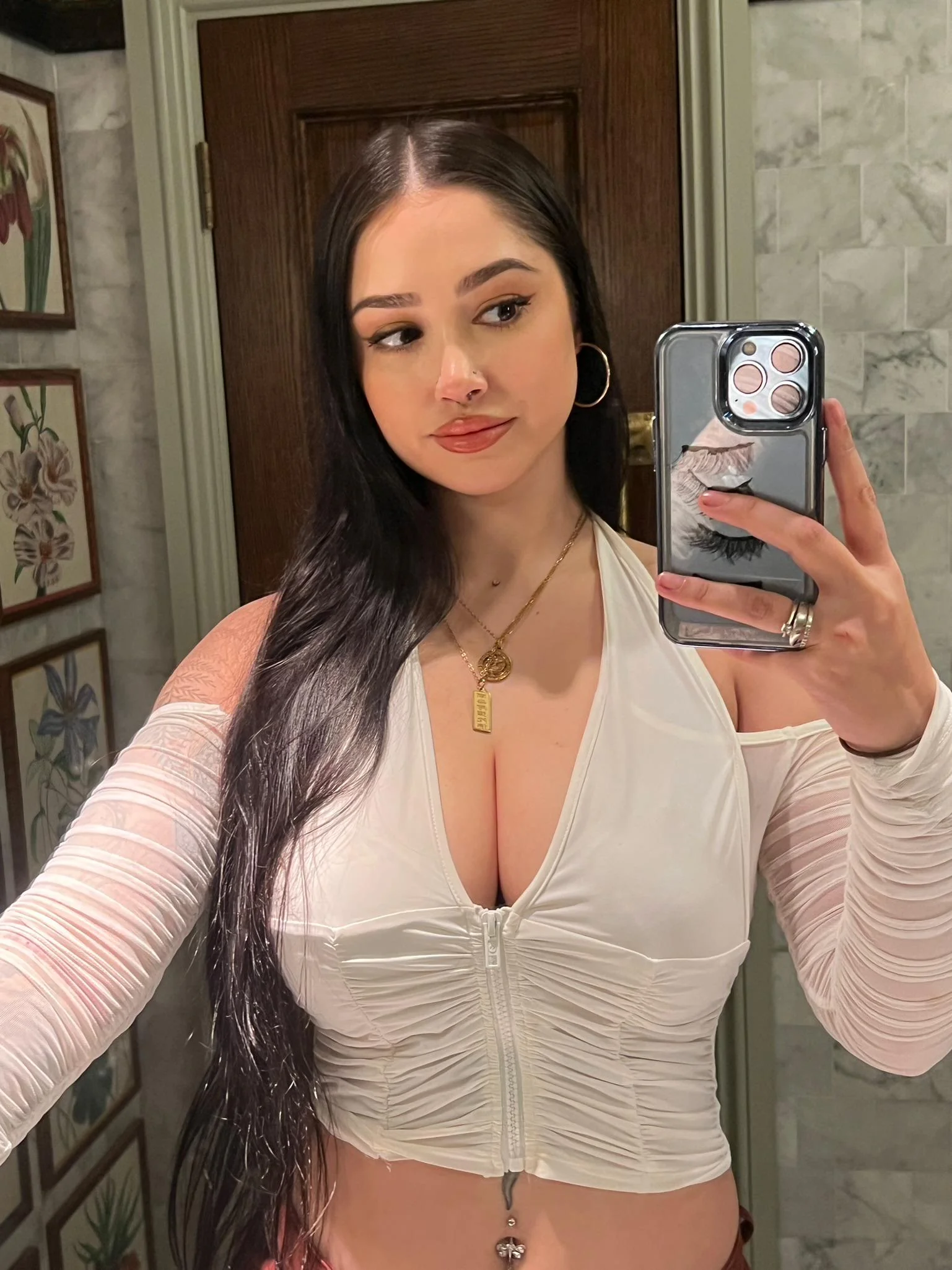 Would you date me? picture 1 of 1