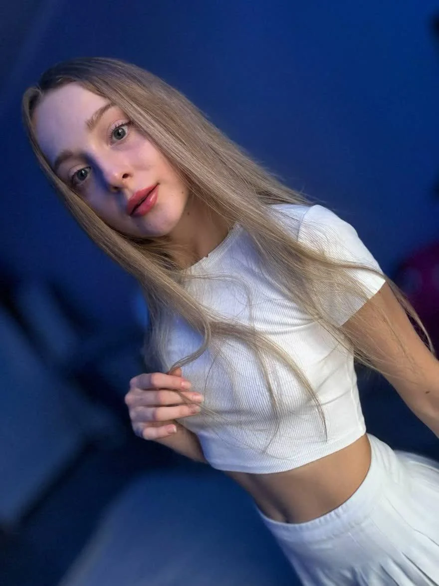 Hot or cute? Or both? F18 picture 1 of 1