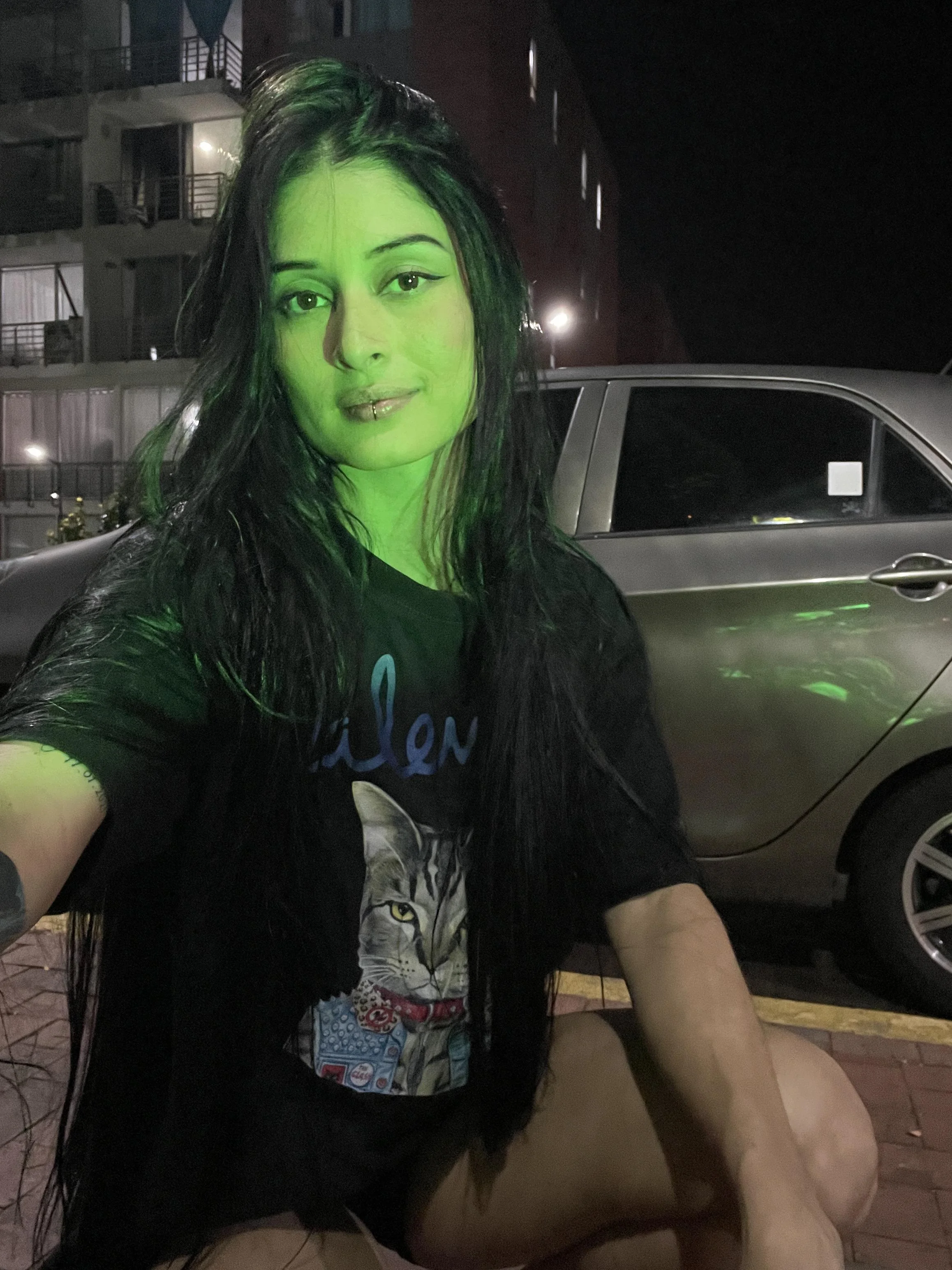 I'm curious, do you think I'm pretty? picture 1 of 1