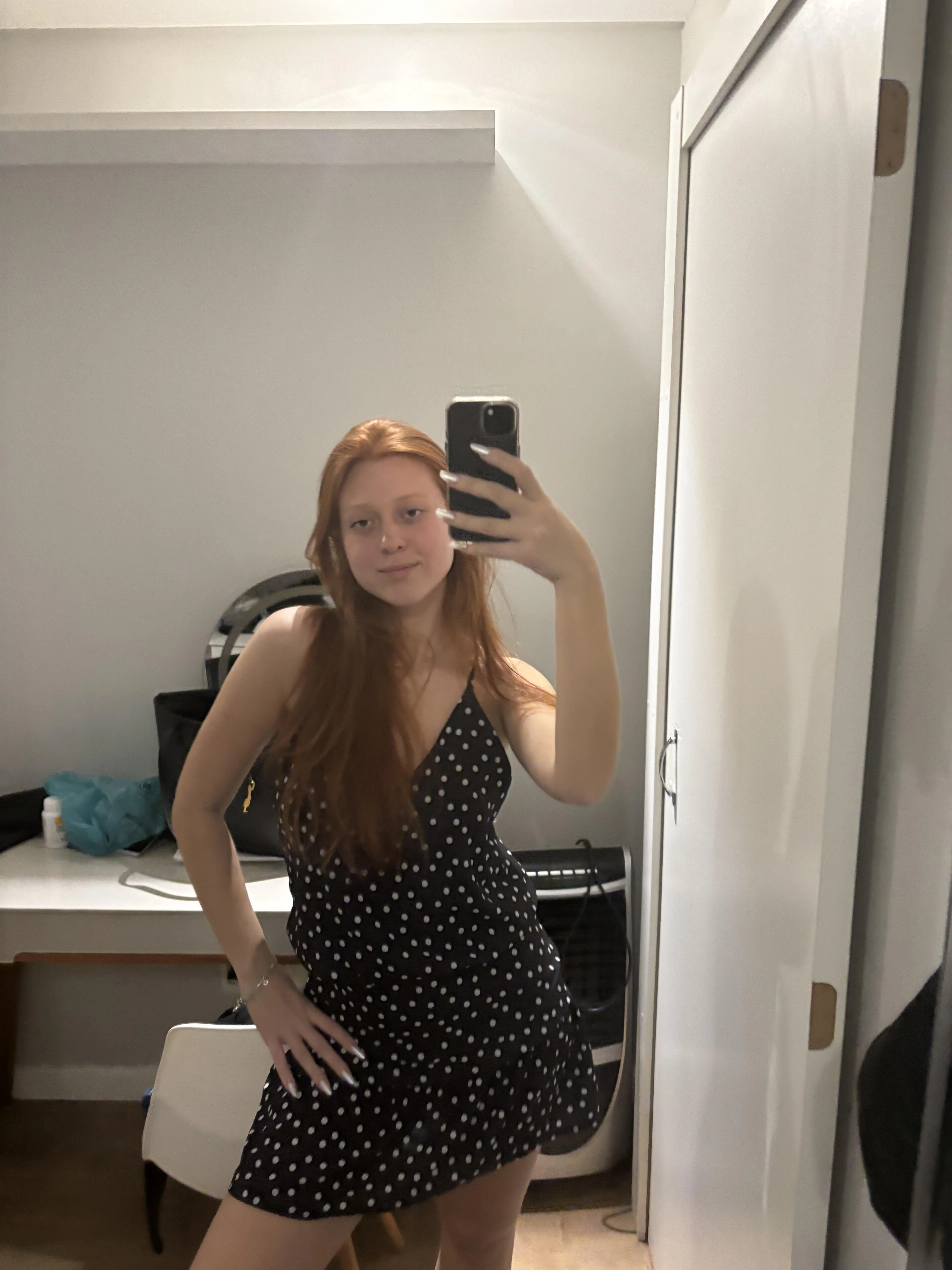 F18 Redhead am I hot? picture 1 of 1