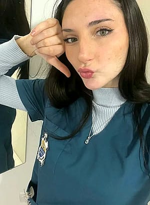 f18 med girl <3'
