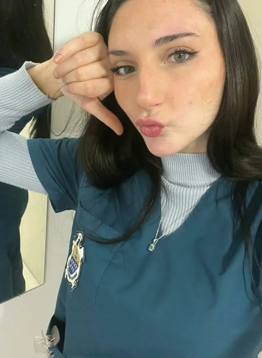 f18 med girl <3 picture 1 of 1