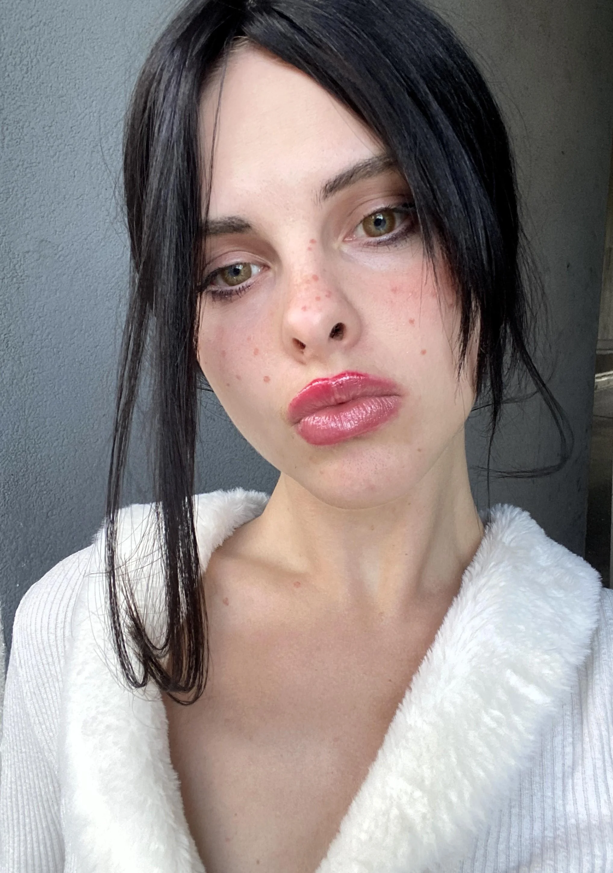on weekends in a dressing gown) picture 1 of 1