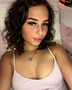 18F guys my age don’t seem to notice me, how about older guys?'