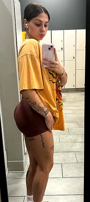 How do I look in this dress , Am I hot F22'