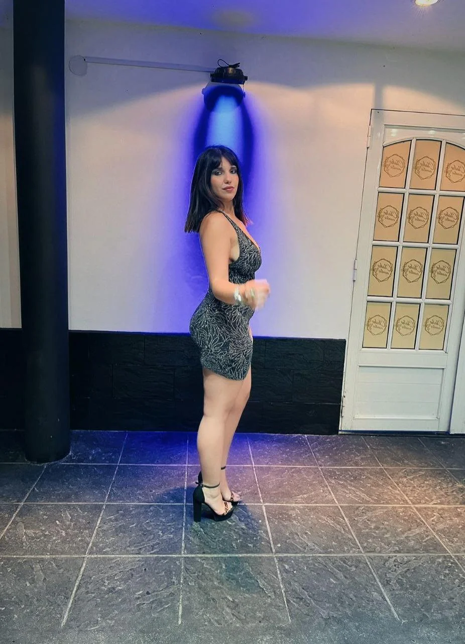 Would you take me on a date? picture 1 of 1