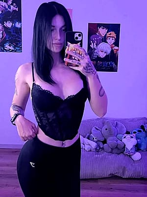 Do i look totally hot in this? 19F'