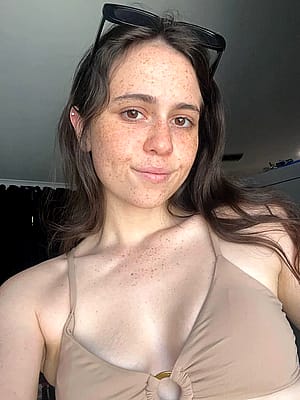 this white girl lives in bikinis'