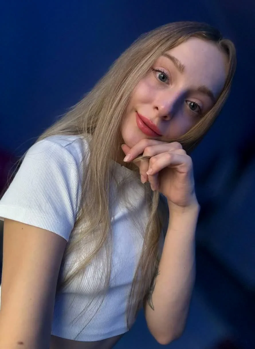Staying classy in my white tee picture 1 of 1