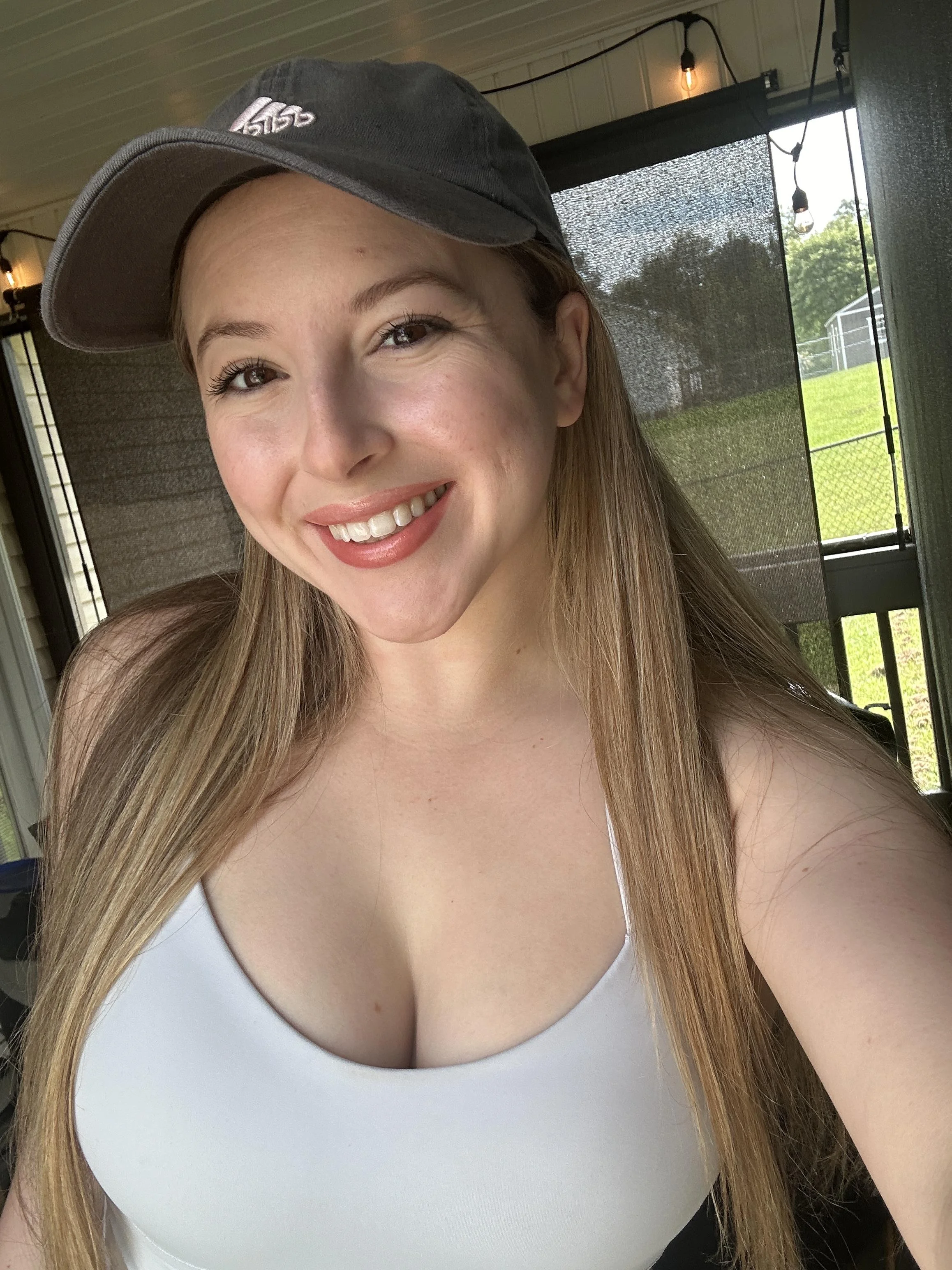 I can make you vanish in my cleavage picture 1 of 1