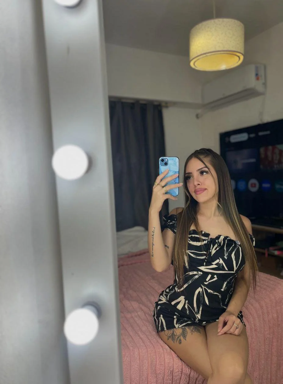 Do I look cute for a date? picture 1 of 1