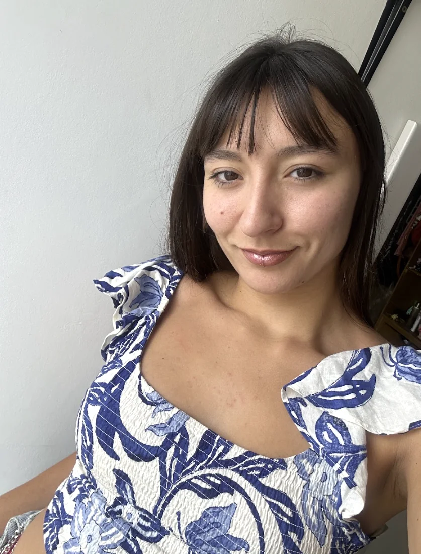 What do you say on staring contest sexy? picture 1 of 1