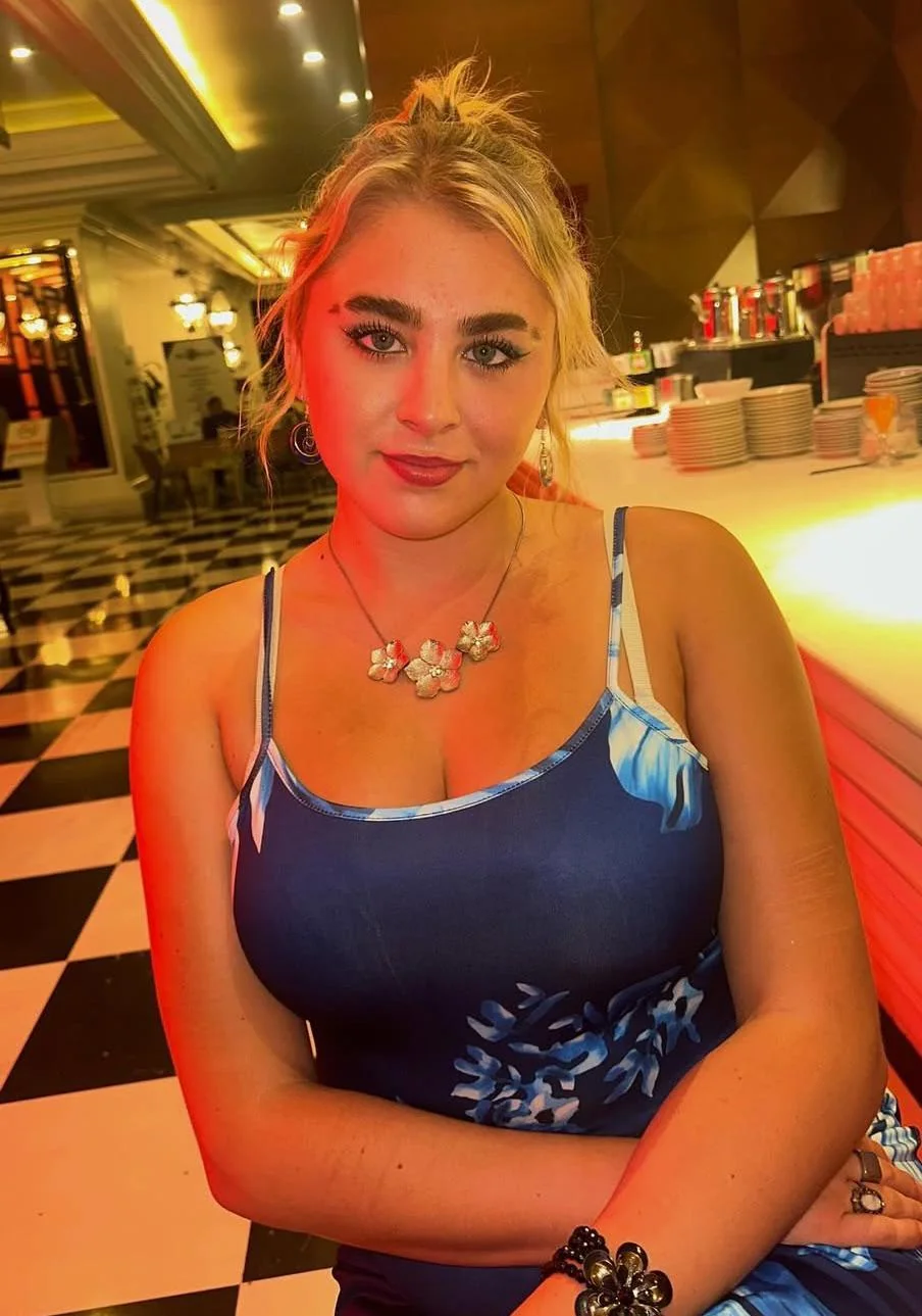 Should I do porn or OnlyFans? picture 1 of 1