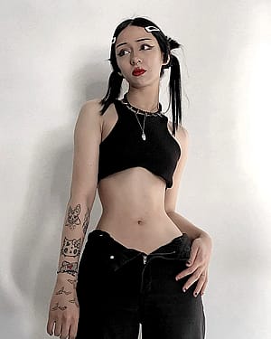 Life isn’t perfect, but my outfit is'